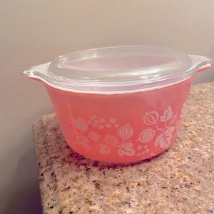 SET OF CINDERELLA GOOSEBERRY VINTAGE PYREX DISHES